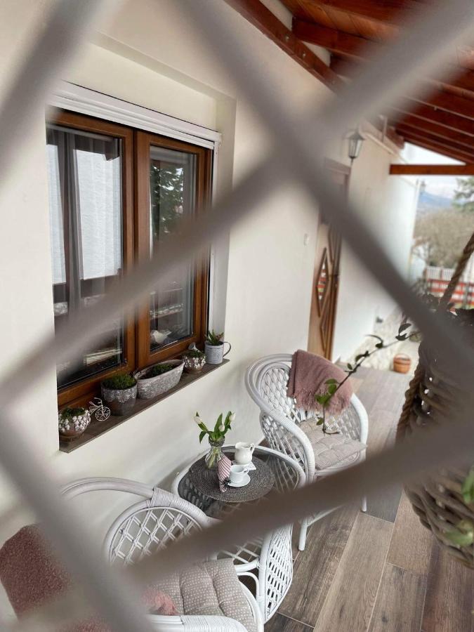 Ezuest Boroka Apartman Еґер Екстер'єр фото
