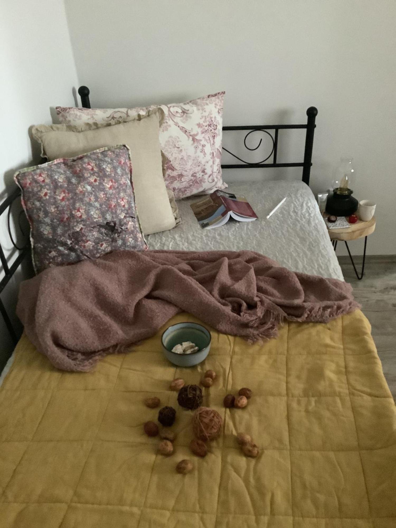 Ezuest Boroka Apartman Еґер Екстер'єр фото